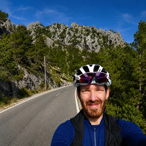 Axel Jönemyr, grundare och redaktör för Lådcykelguiden